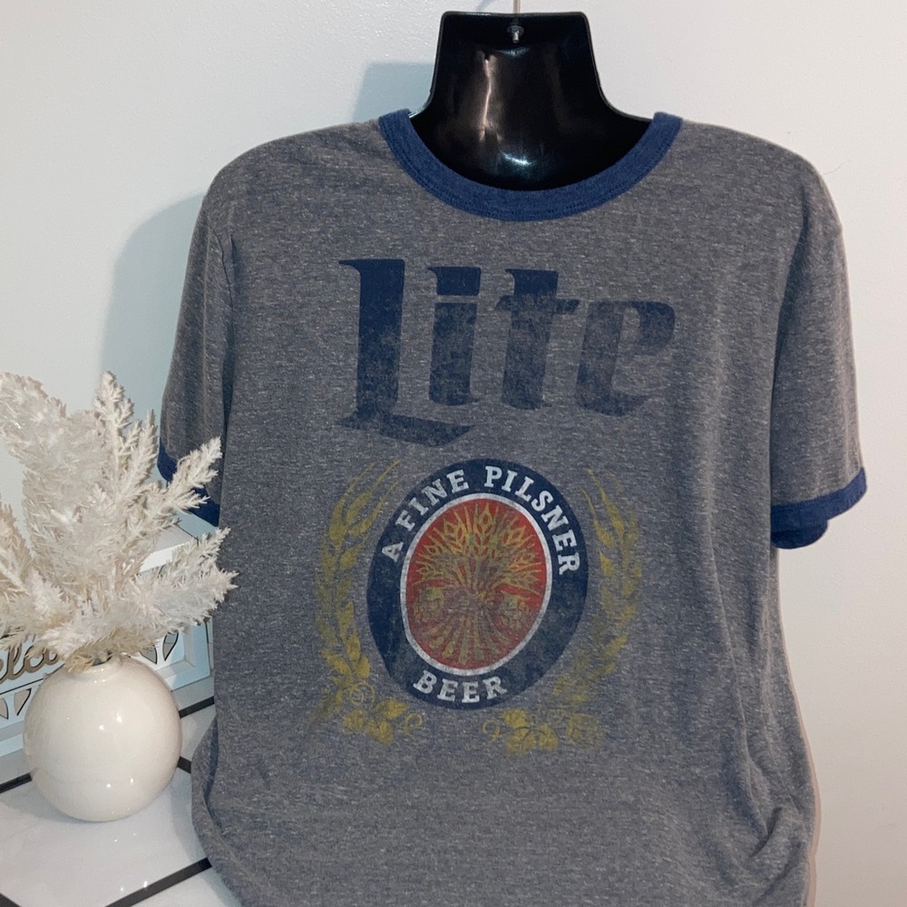 Vintage Style MILLER LITE Gray and Blue Graphic T-Shirt (Sz L)